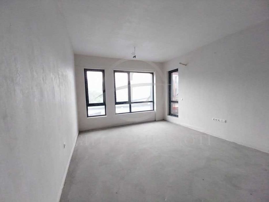 Продава се Тристаен апартамент в Пловдив, Христо Смирненски - 129 кв.м за 1698 €/кв.м - Снимка #2