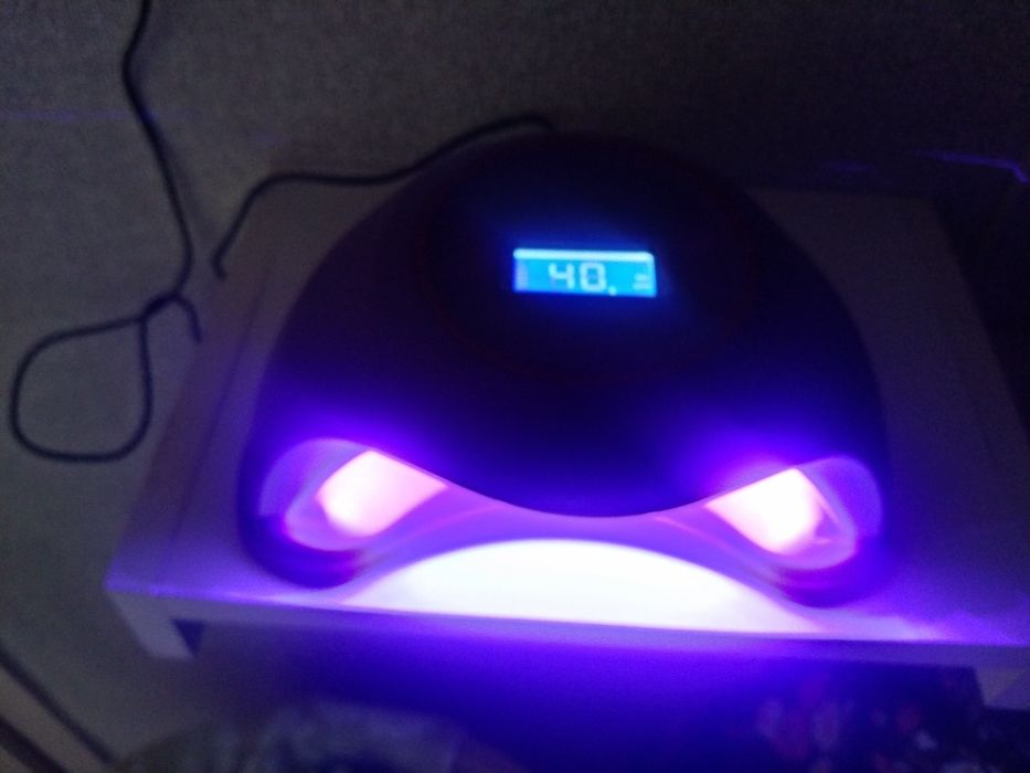 Продам лампу для маникюра
