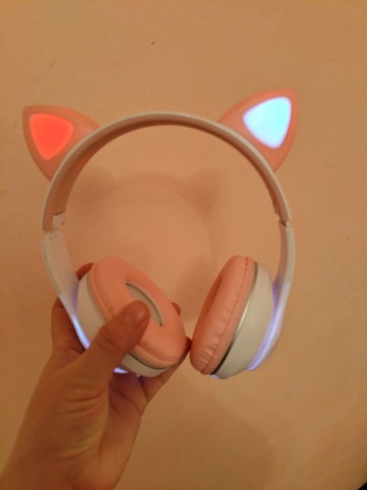 Наушник продается