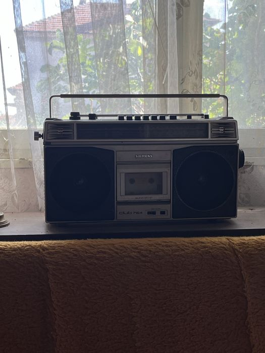 Стари радиа, касетофон