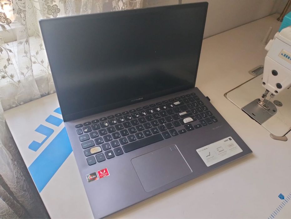 Asus vivobook 15