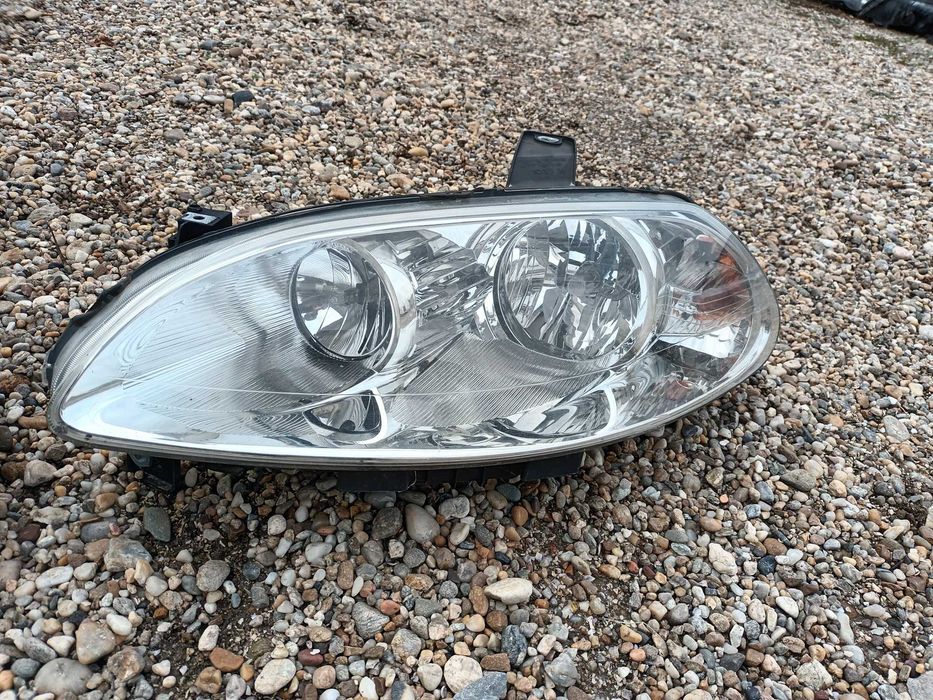 ляв или десен фар за фиат крома FIAT CROMA
