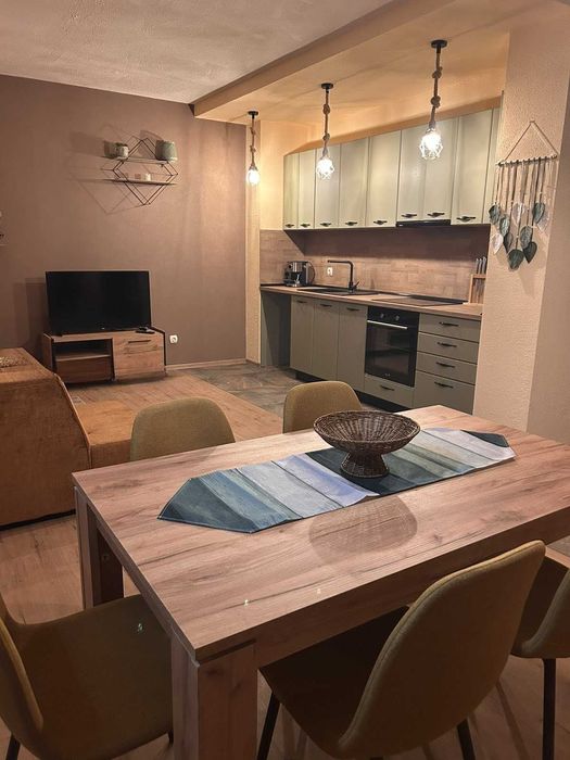 Двустаен апартамент под наем в кв. Надежда 1