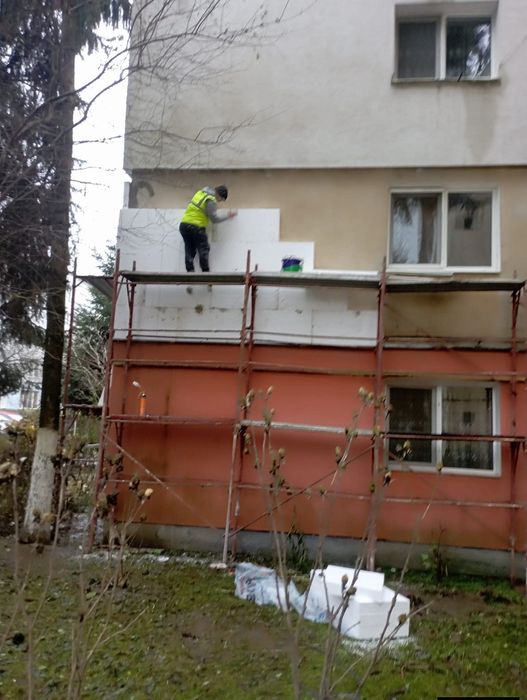 Executam lucrări in construcții