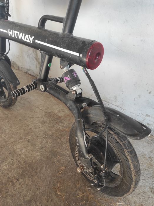 Vând trotineta Hugo G2 pro