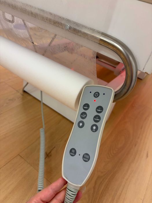 Pat cosmetic/spa electric reglabil in inaltime si cu incalzire in pat cu telecomanda -
