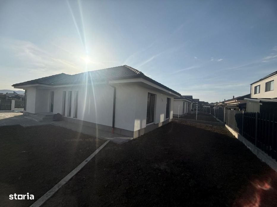 Casă modernă parter– 3 dormitoare, 2 băi, încălzire în pardoseală