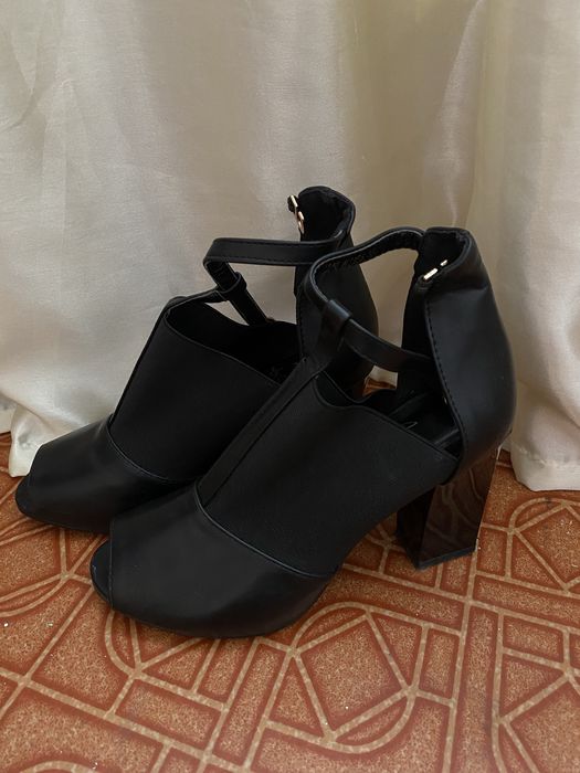 Женская обувь за 2000