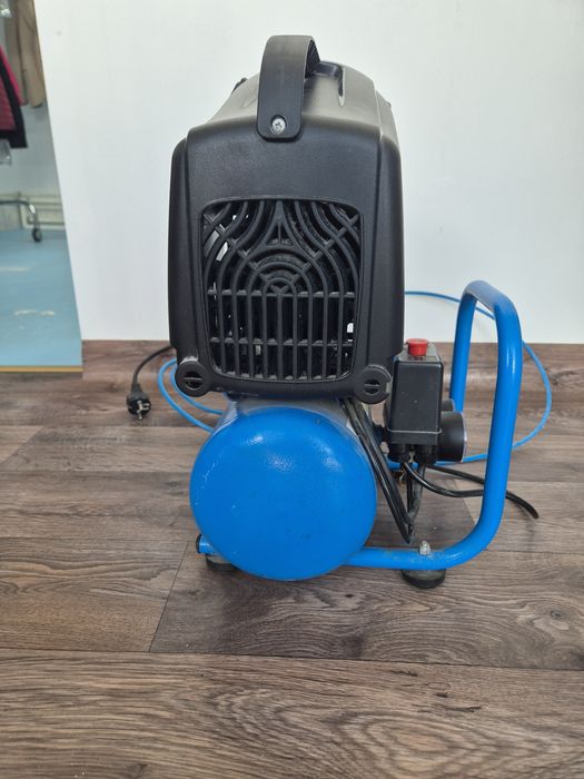 Compresor de aer cu piston - 1.5 kW, 220 L/min, 8 bari - Rezervor 6 Litri - ABAC-START-L20