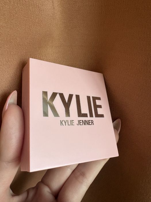 Хайлайтър Kylie Jenner 080 salted caramel