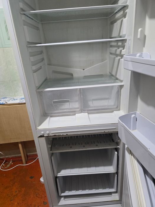 Холодильник сатылады