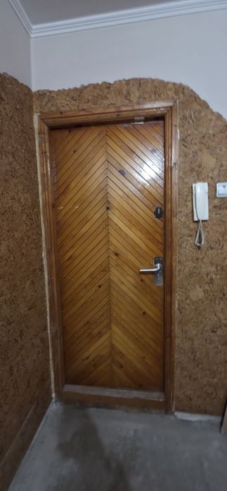 Продам железную дверь