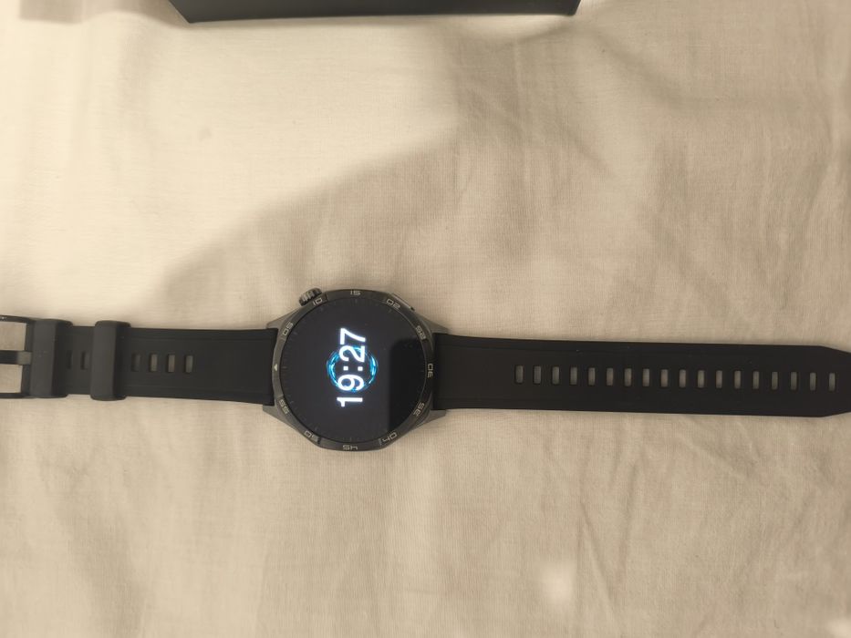 Смарт часовник Huawei Watch GT 5 (46mm) - Стоманен корпус, Пълен комплект