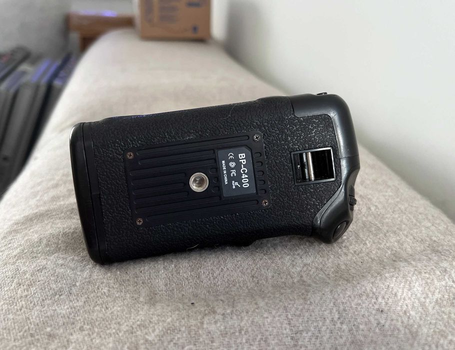 Grip Canon BP 400 battery pack pentru Canon EOS 300D DSLR