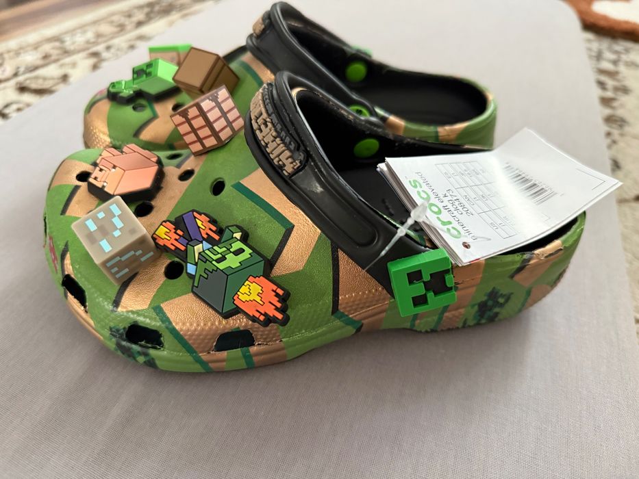 Новая модель кроксов Crocs Майнкрафт