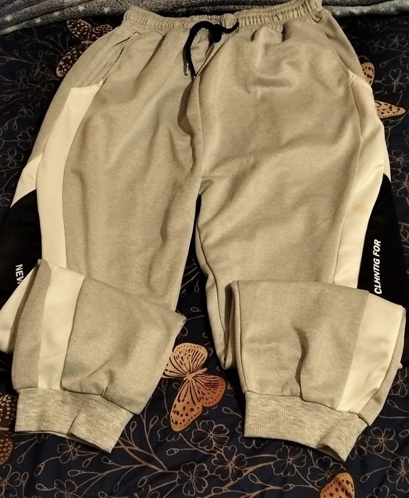 Продам мужские трико .