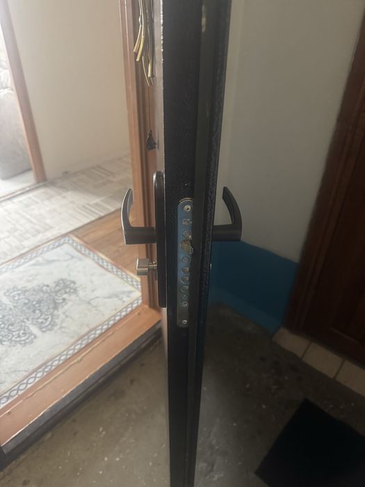 Дверь входная металлическая!!!