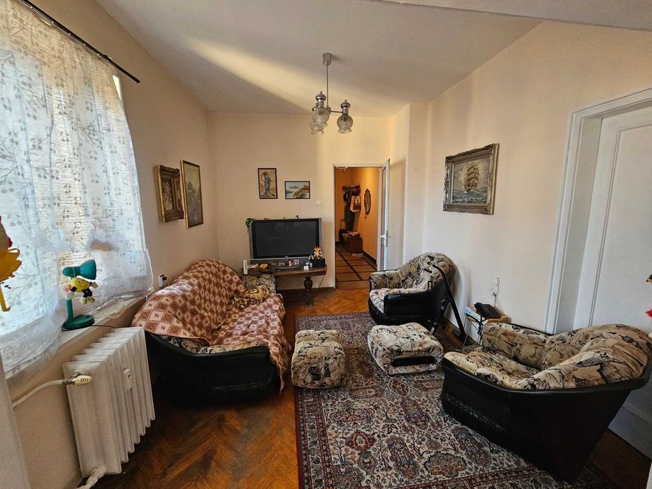 Дава се под наем Тристаен апартамент в София, Докторски паметник - 92 кв.м за 650 € - Снимка #2