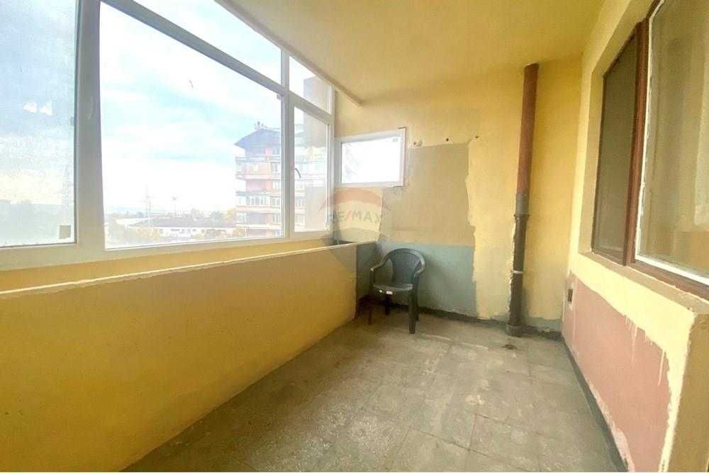 Продава се Тристаен апартамент в Шумен, Пазара - 90 кв.м за 1275 €/кв.м - Снимка #8