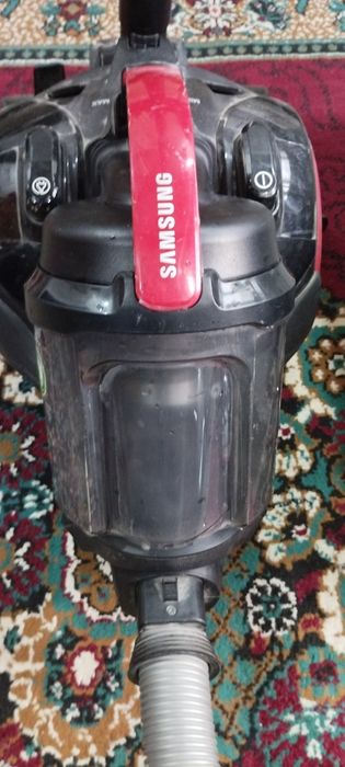Samsung  пилесос с контейнером для сбора пыли