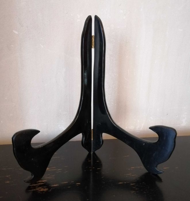 Декоративна японска чиния с поставка