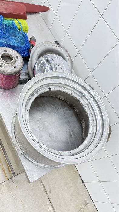В поисках по штучно или комплект разборных двух трех составных дисков.
