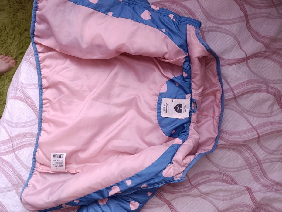 Куртка на девочку 3-4года