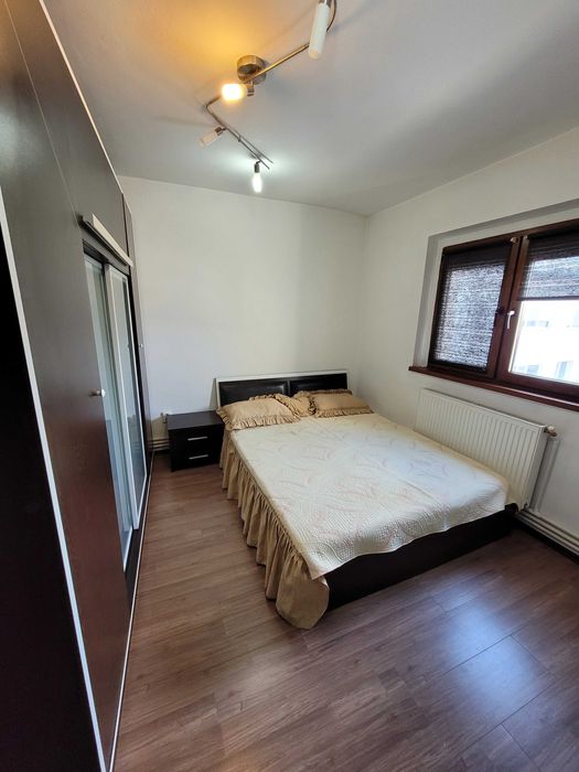 Apartament central 2 camere decomandat 57 mp cu 2 parcari platite