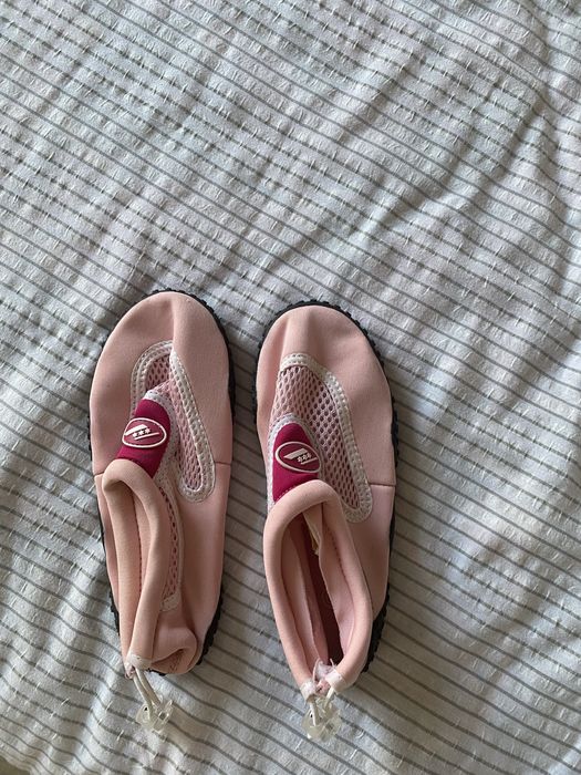 Бански, плувни очила, шапки за слънце и обувки момиче 122/128/134