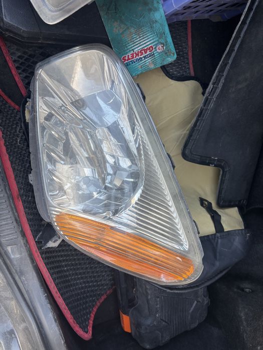 Фара Рав 4 Rav 4