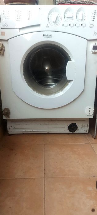 Пералня за вграждане Ariston AWM129