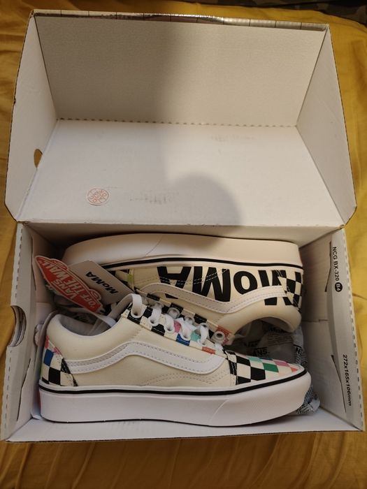 Нови оригинални кецове Vans