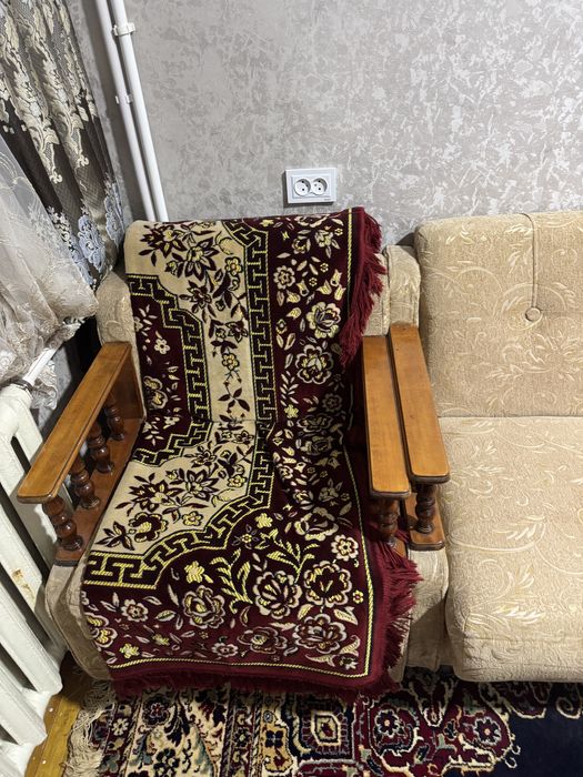 Диван и кресло продается