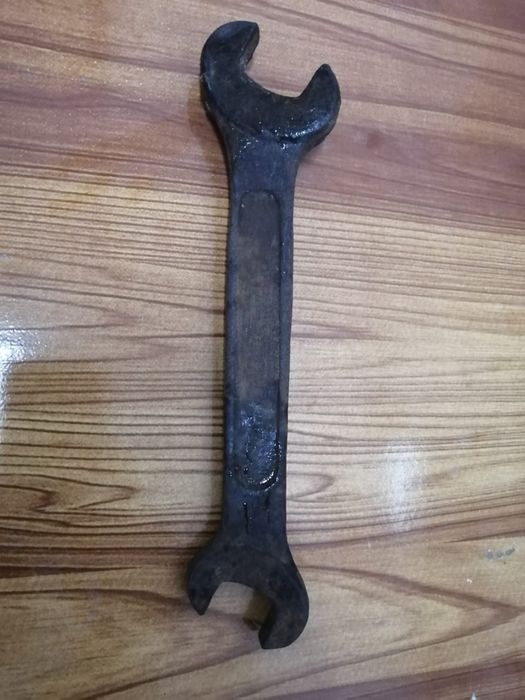 Продам винтажный гаечный ключ 1912 года