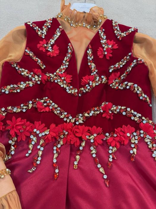 Продается ансамбль платье