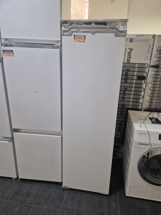 Хладилник за вграждане Electrolux A++ 320 литра