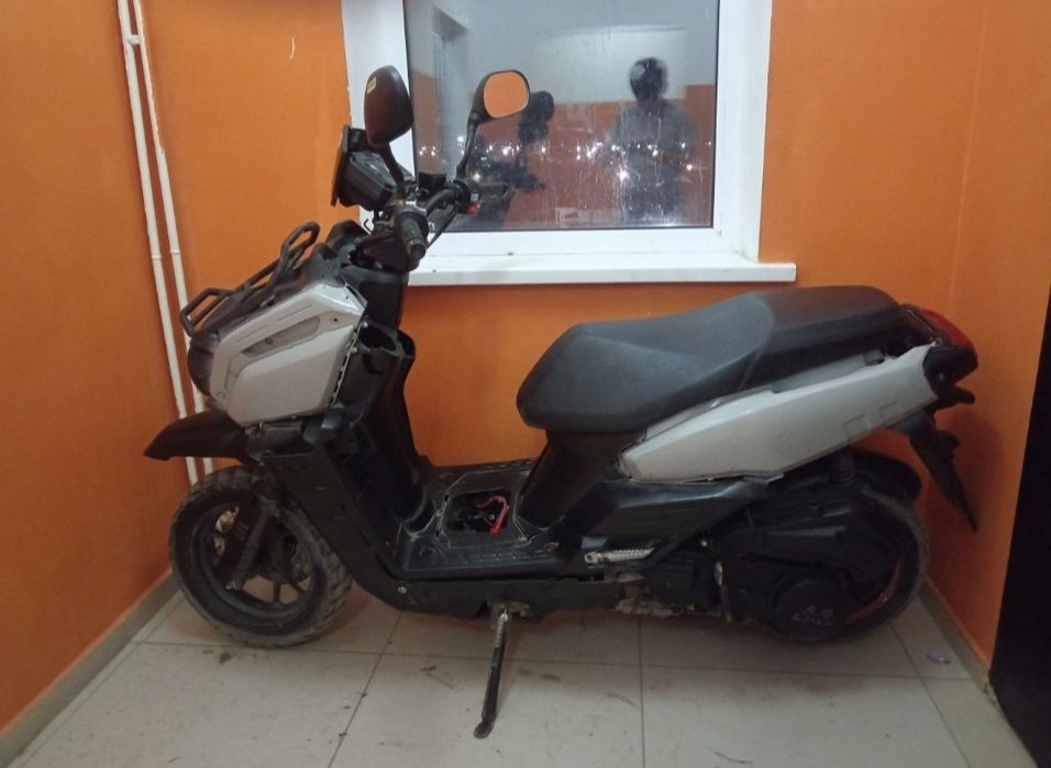 Продам мопед танк