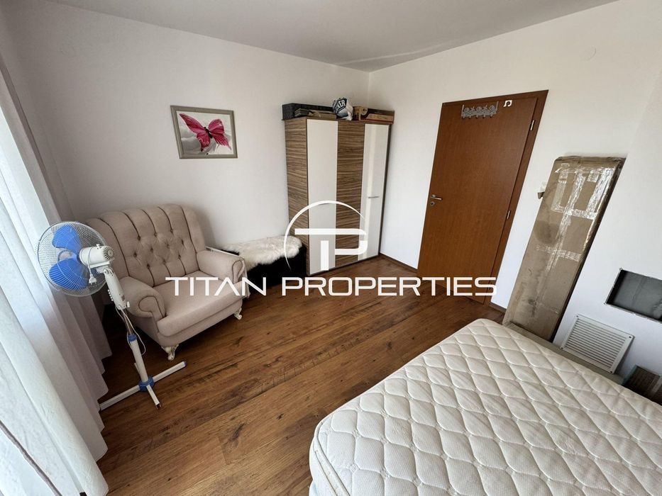 Двуетажна Къща с голям двор и красива панорама в с. Александрово