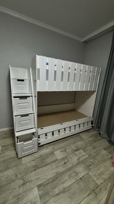 Кровать  двухъярусная
