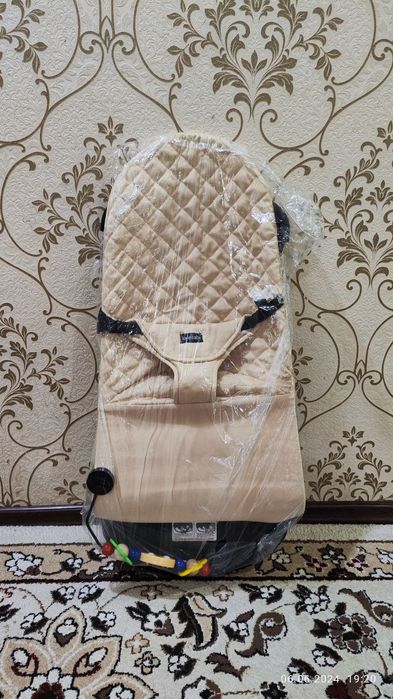 Продается шезлонг новый