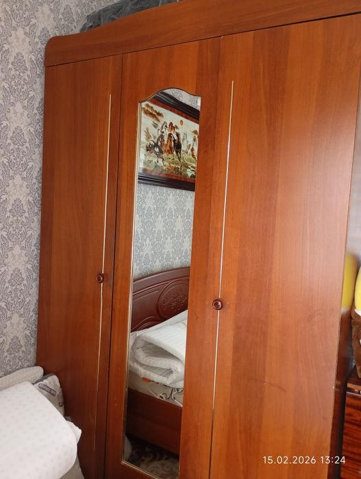 кровать,шифоньер,трюмо