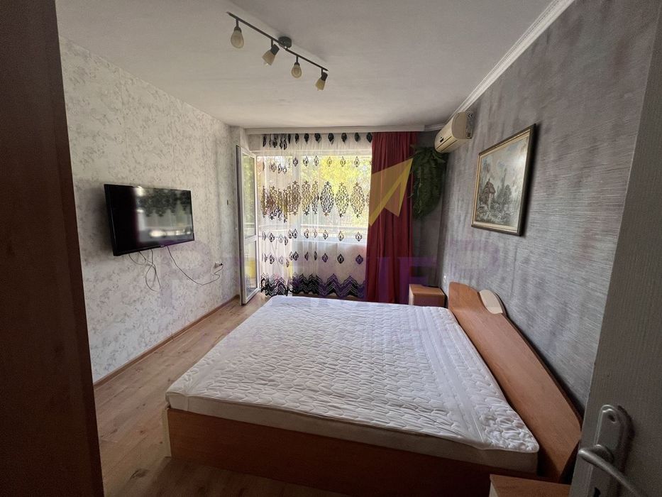 Дава се под наем Четиристаен апартамент в Варна, Аспарухово - 130 кв.м за 612 € - Снимка #11