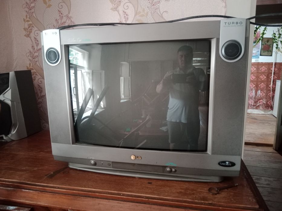Телевизор б/у продам