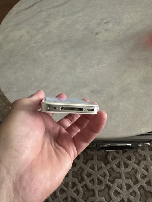 Iphone 4s, заключен