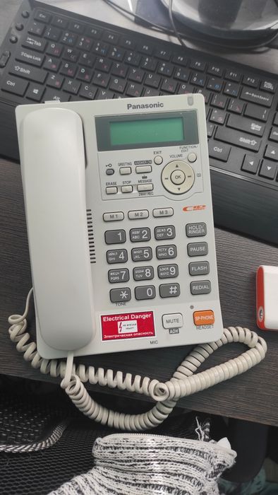 Телефон проводной