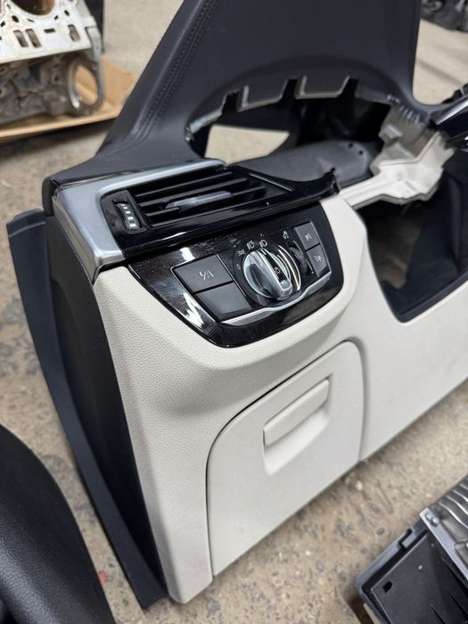 Табло и кори bmw g30 g31