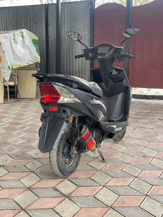 Moped hishnik 150 см3 лийа