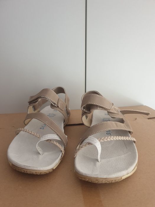 Sandale marimea 38