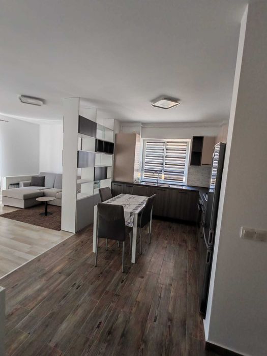 Inchiriez apartament  3 camere in cart Avantgarden