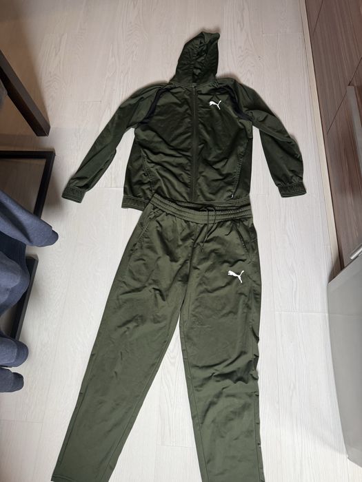 Екип закупен от магазин на Пума. Размер Л.